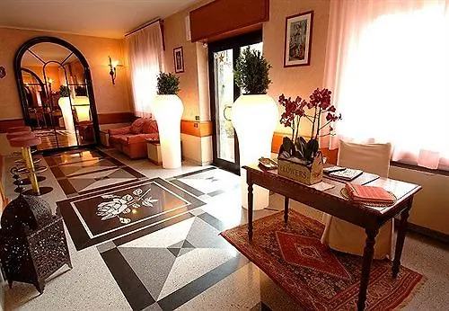 Hotel San Gerolamo Vercurago 3*,